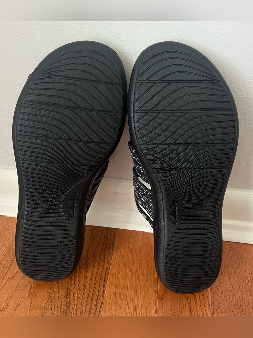 Clarks Laurieann Ruby Sandals black leather Size 7 M hook-and-loop straps - Picture 5 of 9